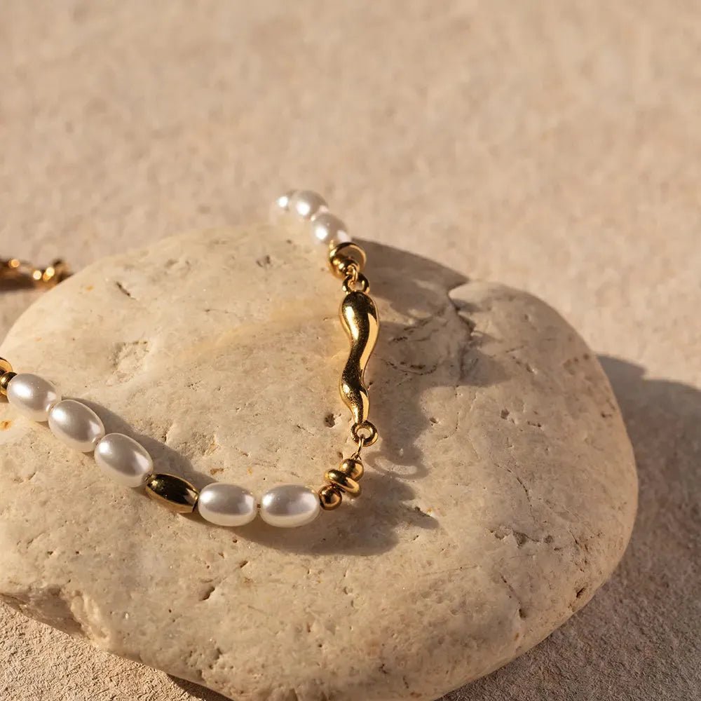Gold Freshwater Pearl Bracelet – Waterproof Vintage-Inspired 18k Gold plated Jewelry