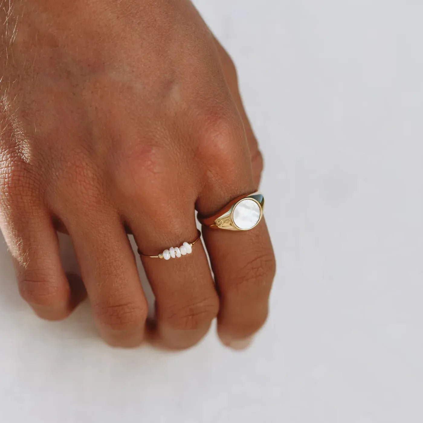 Gold Signet Ring with Iridescent Shell – Waterproof & Hypoallergenic