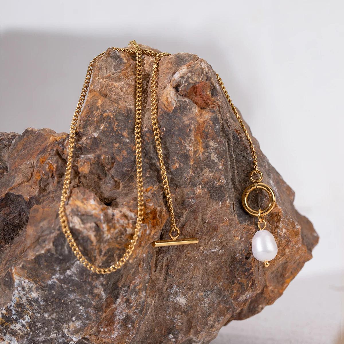Pearl Toggle Necklace – Waterproof Gold Chain with Freshwater Pearl