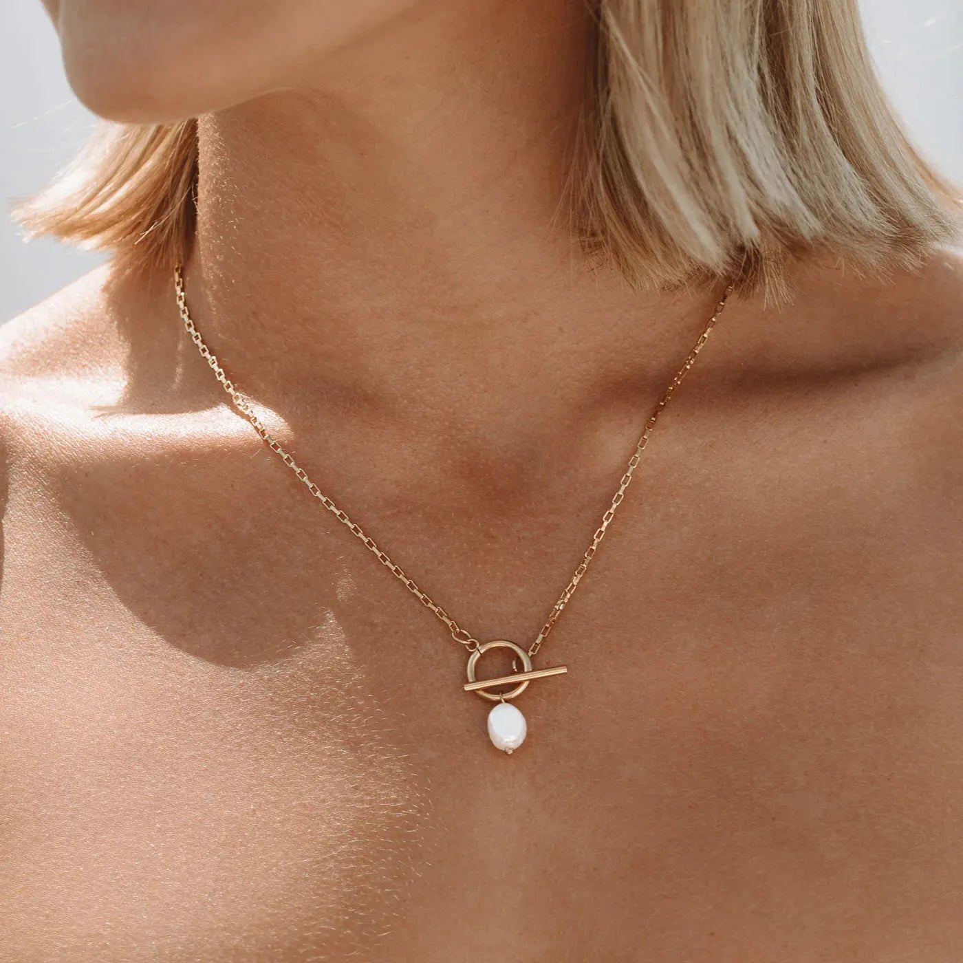 Pearl Toggle Necklace – Waterproof Gold Chain with Freshwater Pearl