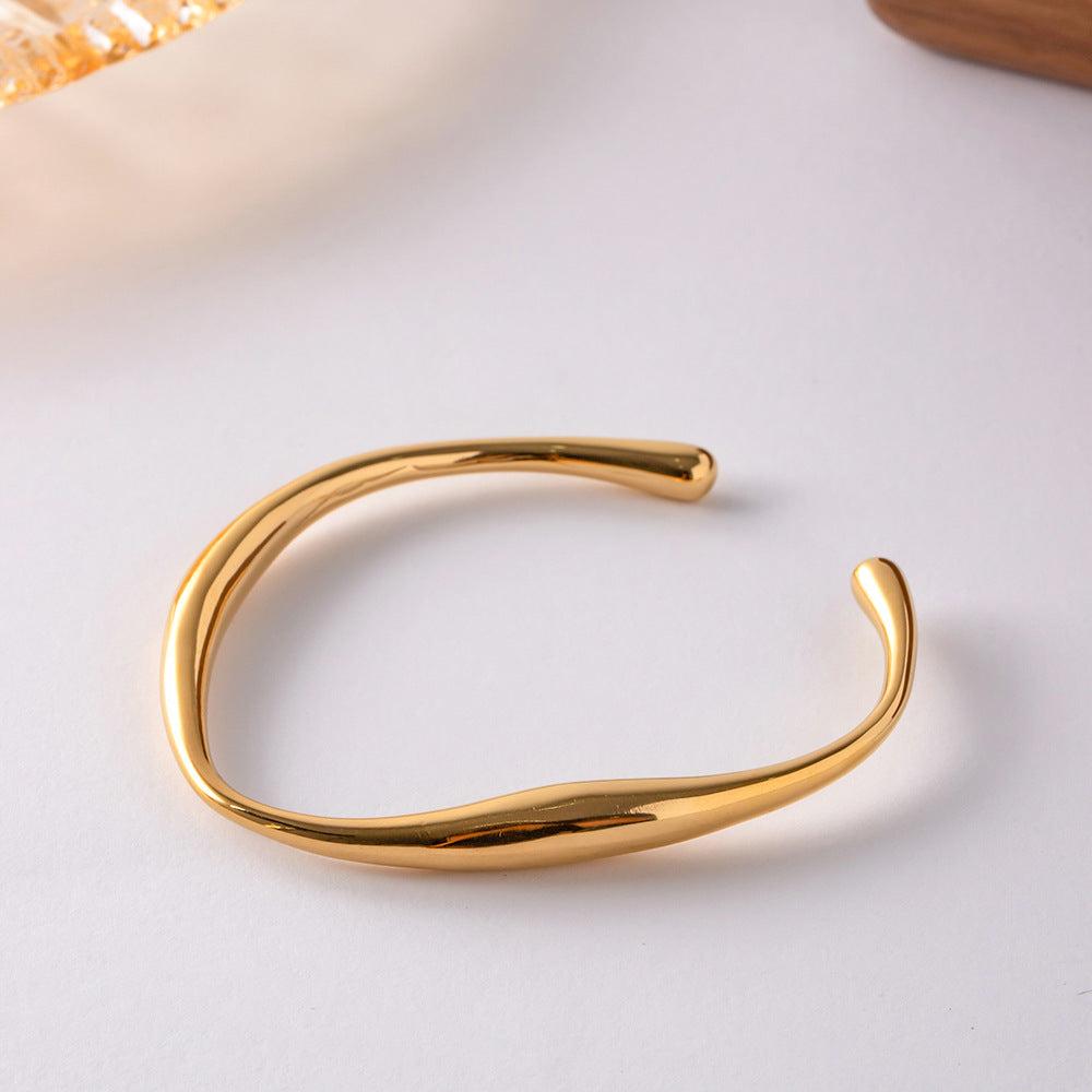 Vintage Twisted Gold Bangle – Elegant & Waterproof Jewelry for Everyday Wear