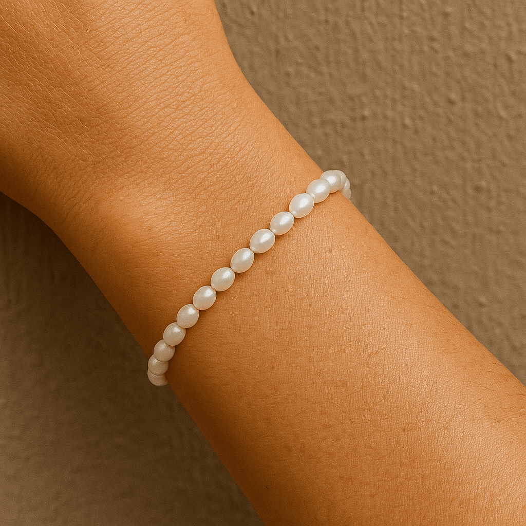 Close-up freshwater pearl bracelet